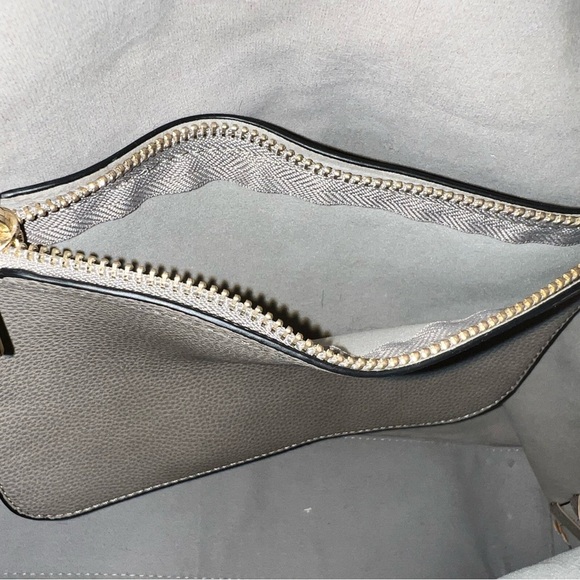 Chic Gray Tote Bag with Tassel Accent - Picture 5 of 8